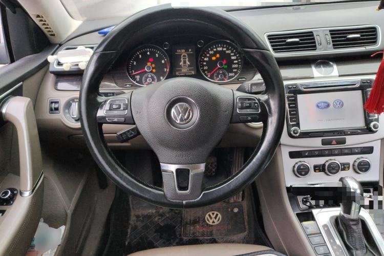 Used Volkswagen Magotan 2012 Facelift 2.0 TSI Prestige Model Steering Wheel