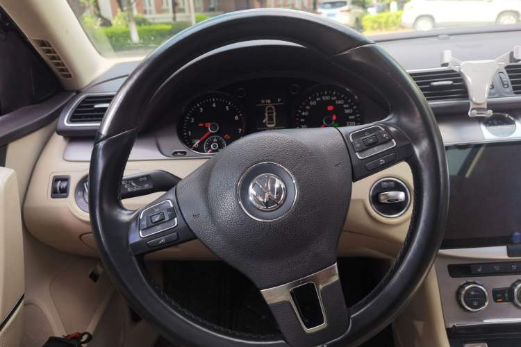 Used Volkswagen Magotan 2012 1.8TSI Luxury Model Steering Wheel