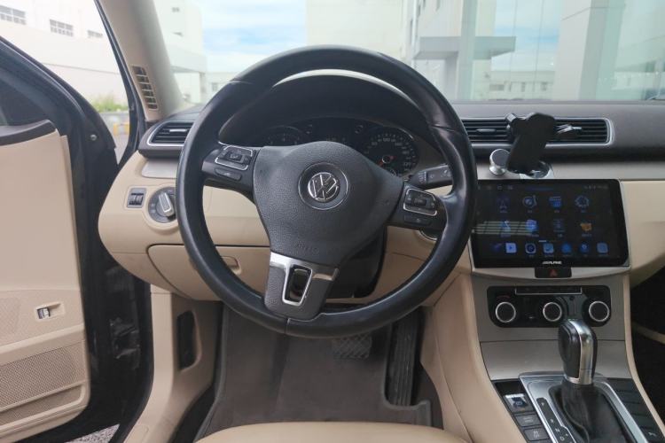 Used Volkswagen Magotan 2012 Revised Version 1.8TSI Leading Edition Steering Wheel