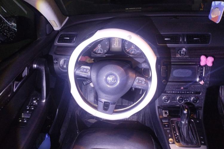 Used Volkswagen Magotan 2012 1.8TSI Prestige Model Steering Wheel