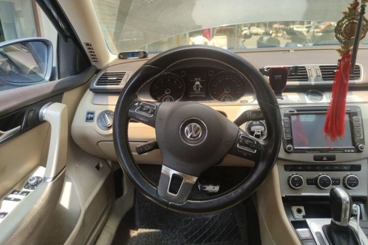 Used Volkswagen Magotan 2012 1.8TSI Luxury Model Steering Wheel