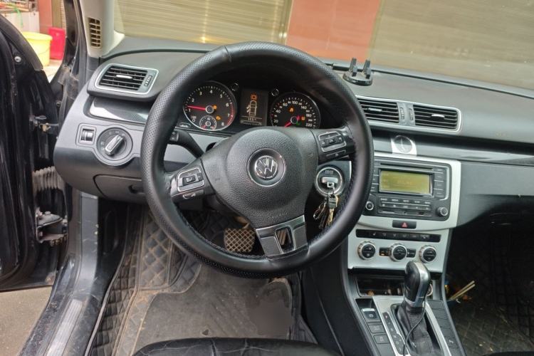 Used Volkswagen Magotan 2012 Revised 1.8TSI Luxury Version Steering Wheel