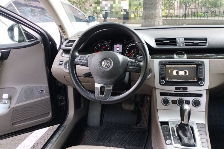 Used Volkswagen Magotan 2012 Revised Version 2.0 TSI Supreme Edition Steering Wheel