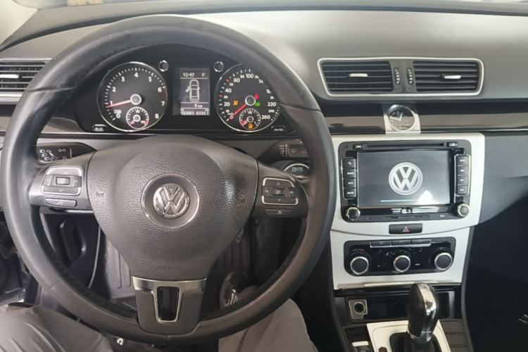 Used Volkswagen Magotan 2012 Revised Version 1.8TSI Leading Edition Steering Wheel