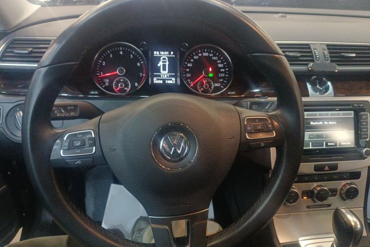 Used Volkswagen Magotan 2012 Travel Edition 2.0 TSI Luxury Version Steering Wheel