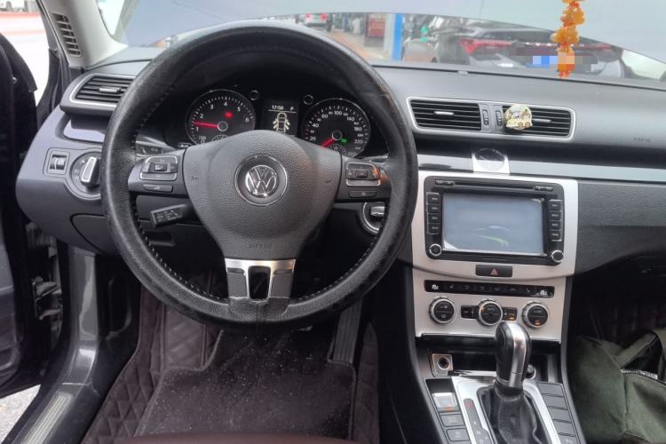 Used Volkswagen Magotan 2012 Revised 1.8TSI Luxury Version Steering Wheel