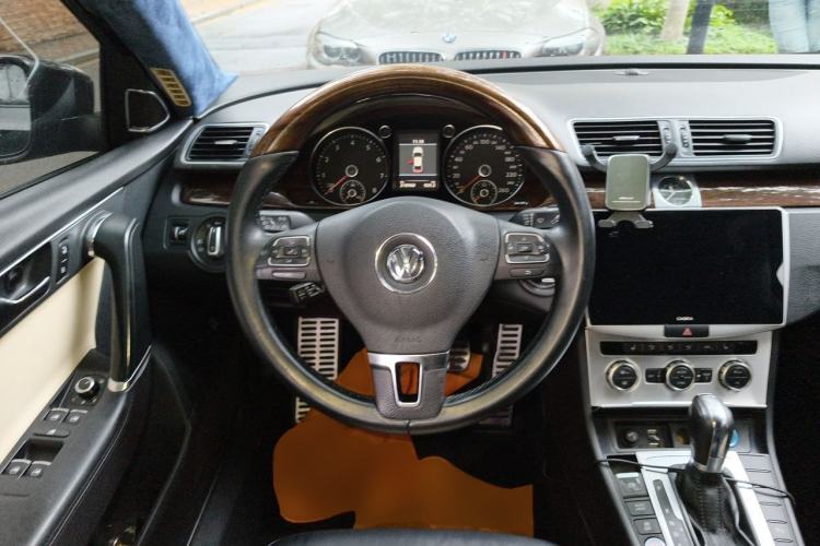 Used Volkswagen Magotan 2012 3.0 FSI Flagship Edition Steering Wheel