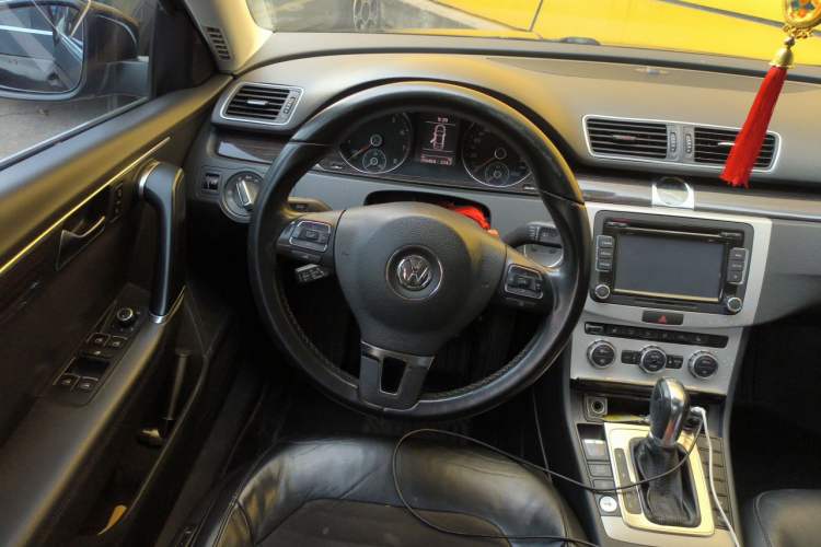 Used Volkswagen Magotan 2012 1.8TSI Prestige Model Steering Wheel