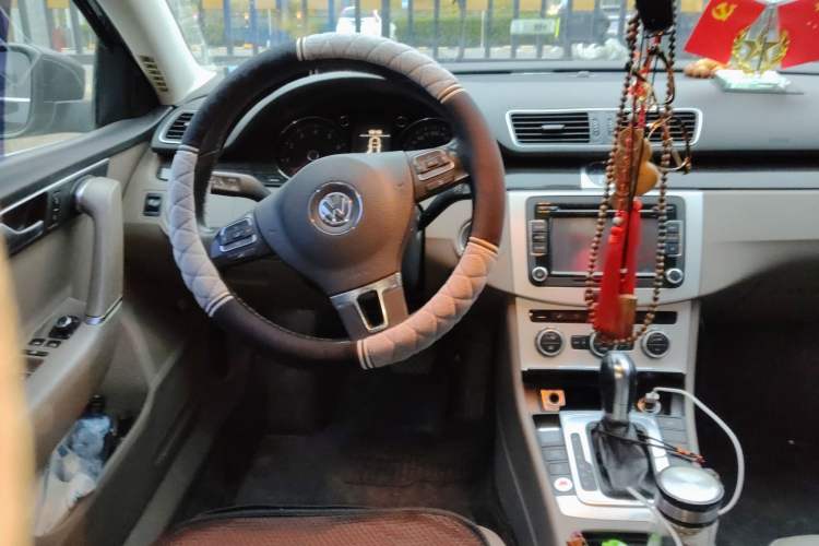 Used Volkswagen Magotan 2012 Facelift 1.8TSI Prestige Model Steering Wheel