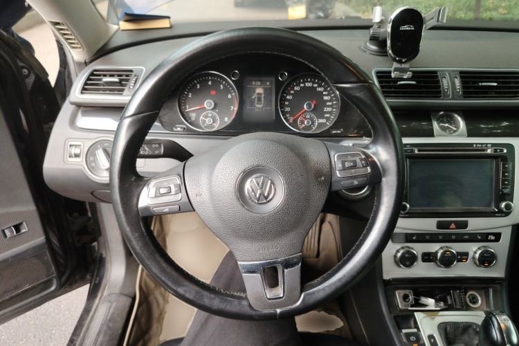 Used Volkswagen Magotan 2012 1.8TSI Luxury Model Steering Wheel