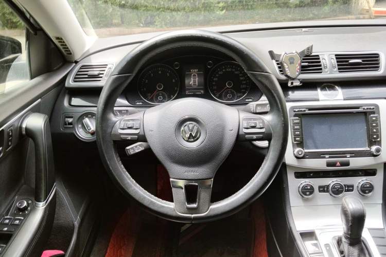 Used Volkswagen Magotan 2012 1.8TSI Luxury Model Steering Wheel