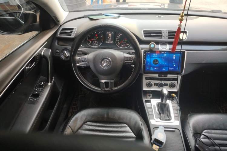 Used Volkswagen Magotan 2012 Revised 1.8TSI Luxury Version Steering Wheel