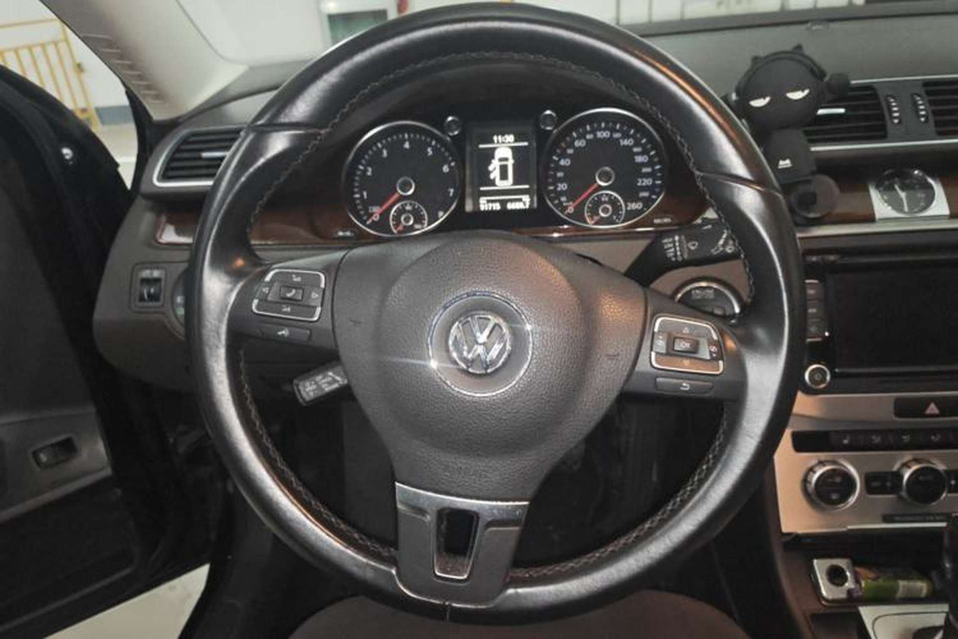 Used Volkswagen Magotan 2012 Travel Edition 2.0 TSI Comfort Version Steering Wheel