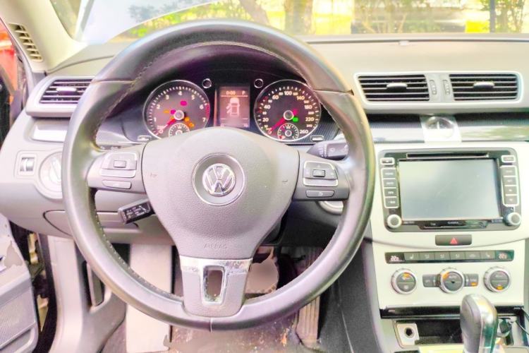Used Volkswagen Magotan 2012 Revised 1.8TSI Luxury Version Steering Wheel