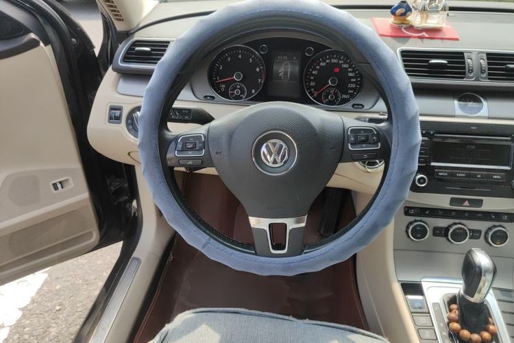 Used Volkswagen Magotan 2012 Revised 1.8TSI Luxury Version Steering Wheel
