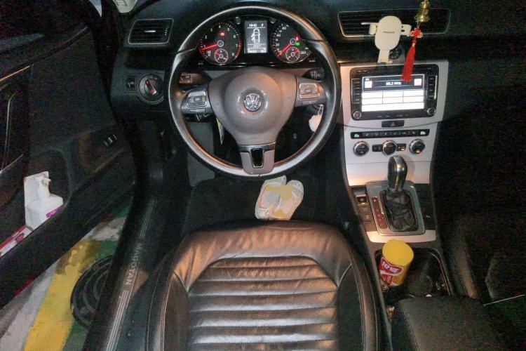 Used Volkswagen Magotan 2012 Revised 1.8TSI Luxury Version Steering Wheel