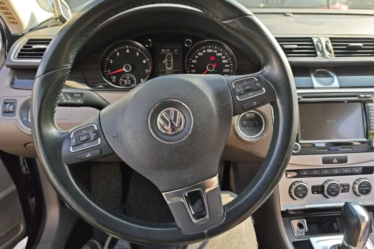 Used Volkswagen Magotan 2012 2.0 TSI Ultimate Edition Steering Wheel