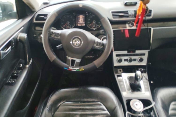 Used Volkswagen Magotan 2012 Revised 1.8TSI Luxury Version Steering Wheel