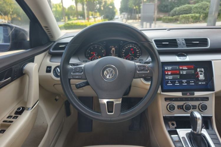 Used Volkswagen Magotan 2012 1.8TSI Luxury Model Steering Wheel
