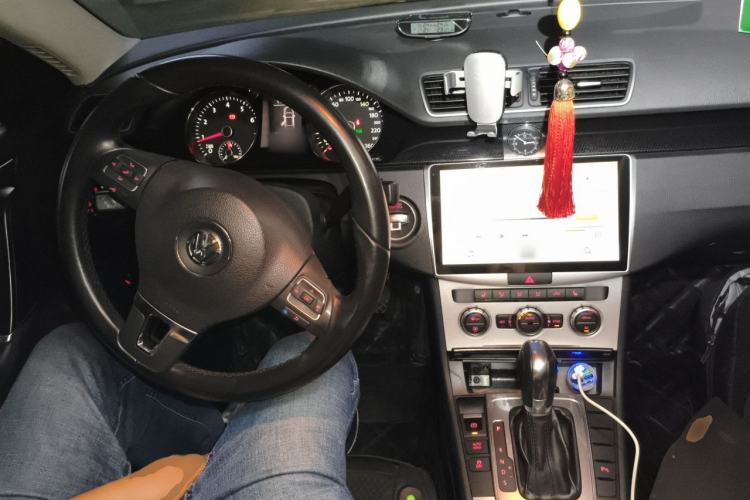 Used Volkswagen Magotan 2012 Revised 1.8TSI Luxury Version Steering Wheel