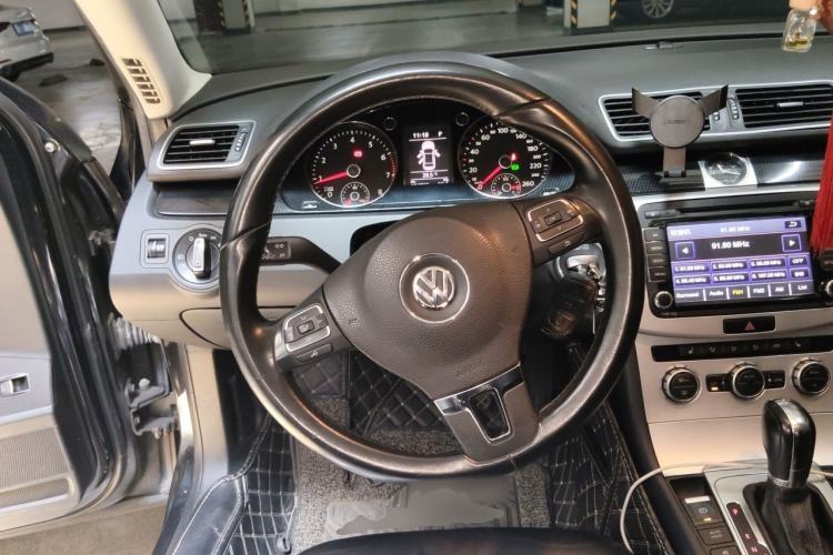 Used Volkswagen Magotan 2012 1.8TSI Luxury Model Steering Wheel