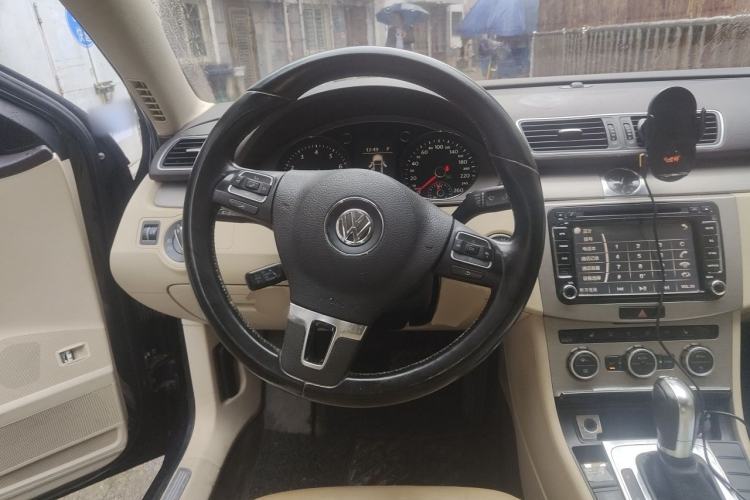 Used Volkswagen Magotan 2012 Revised 1.8TSI Luxury Version Steering Wheel