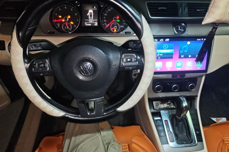 Used Volkswagen Magotan 2012 Revised Version 1.8TSI Leading Edition Steering Wheel