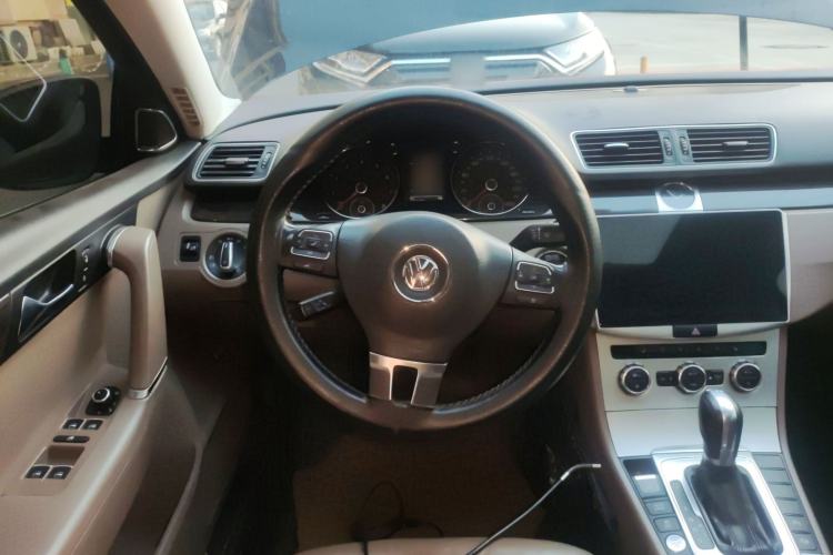 Used Volkswagen Magotan 2012 2.0 TSI Ultimate Edition Steering Wheel