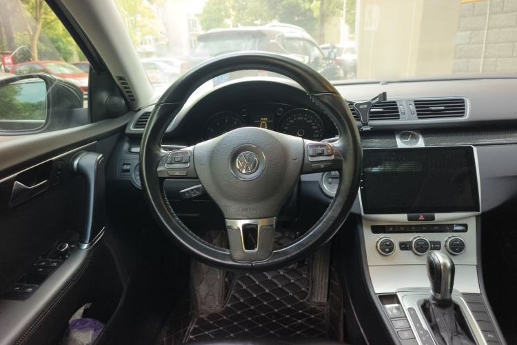 Used Volkswagen Magotan 2012 Revised 1.8TSI Luxury Version Steering Wheel