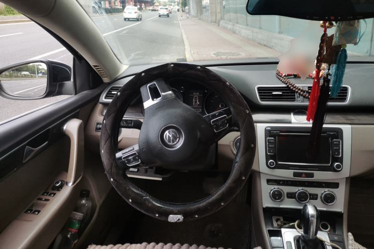 Used Volkswagen Magotan 2012 Revised Version 2.0 TSI Luxury Edition Steering Wheel