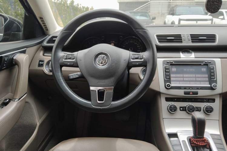 Used Volkswagen Magotan 2012 2.0 TSI Prestige Edition Steering Wheel