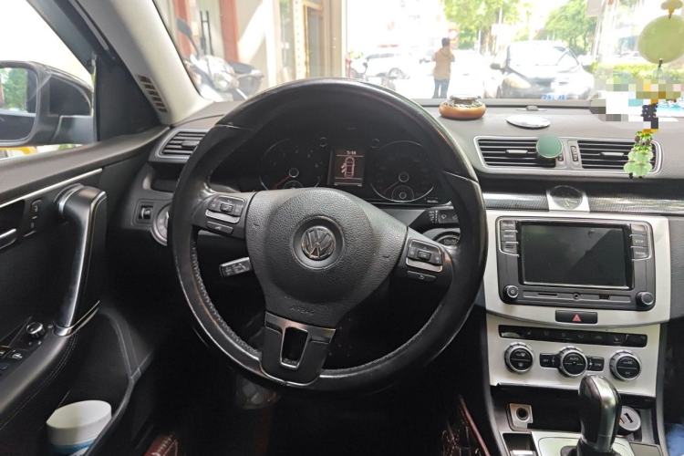 Used Volkswagen Magotan 2012 Revised 1.8TSI Luxury Version Steering Wheel