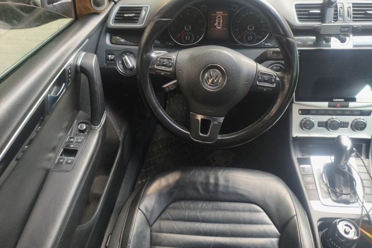 Used Volkswagen Magotan 2012 Revised 1.8TSI Luxury Version Steering Wheel