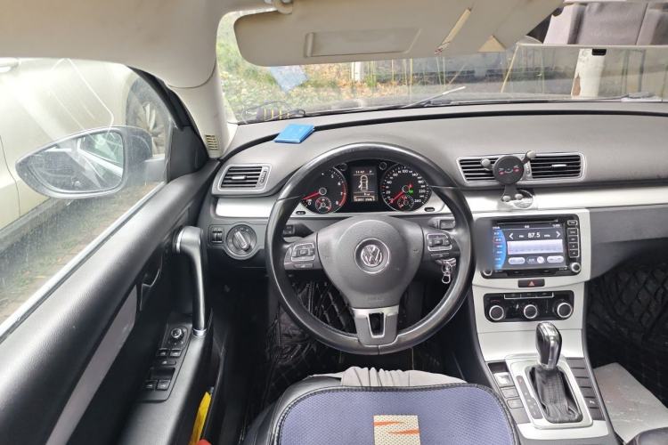 Used Volkswagen Magotan 2012 Revised Version 1.8TSI Leading Edition Steering Wheel