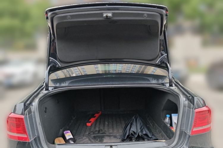 Used Volkswagen Magotan 2012 3.0 FSI Flagship Edition Trunk