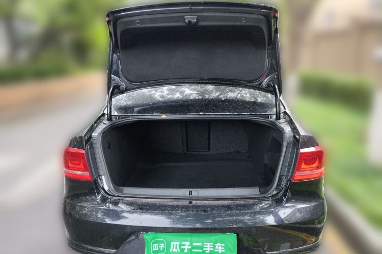 Used Volkswagen Magotan 2012 3.0 FSI Flagship Edition Trunk