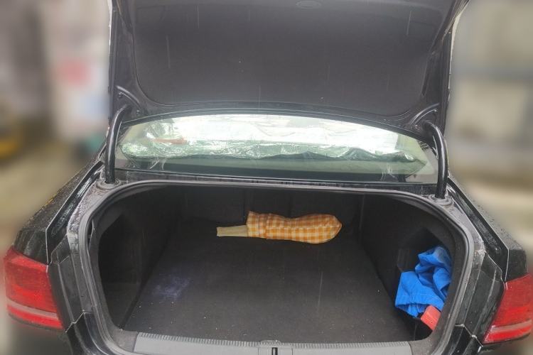 Used Volkswagen Magotan 2012 Revised 1.8TSI Luxury Version Trunk