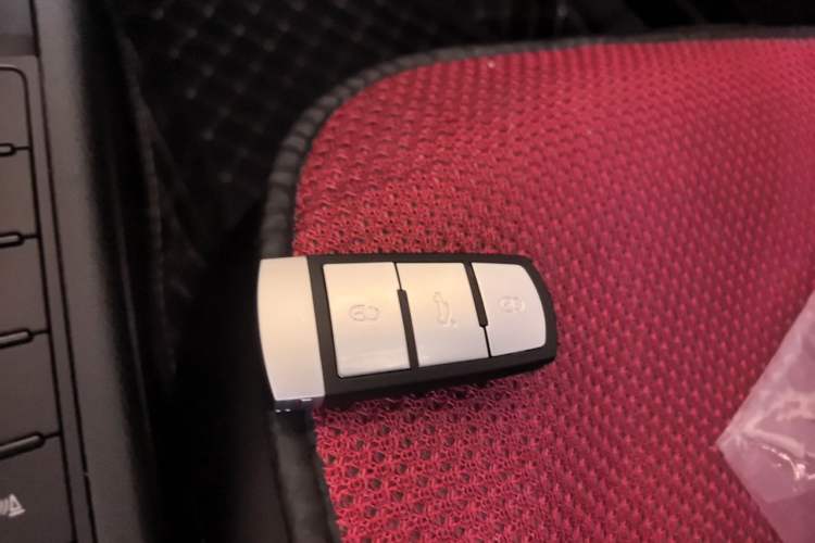 Used Volkswagen Magotan 2012 1.8TSI Luxury Model Vehicle Key
