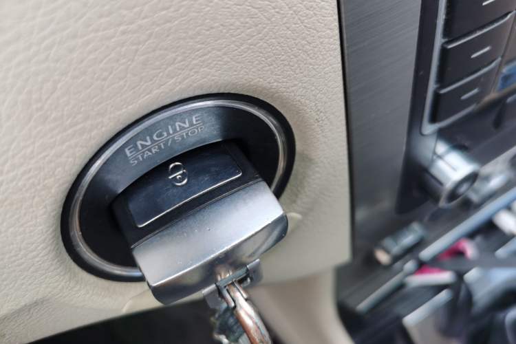 Used Volkswagen Magotan 2012 1.8TSI Luxury Model Vehicle Key
