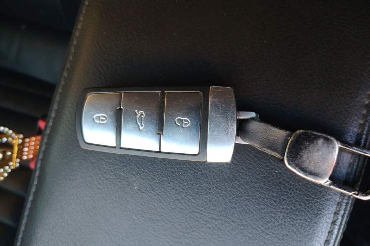 Used Volkswagen Magotan 2012 Revised Version 1.8TSI Leading Edition Vehicle Key