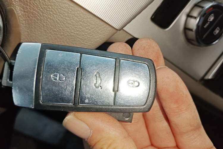 Used Volkswagen Magotan 2012 Revised Version 2.0 TSI Supreme Edition Vehicle Key