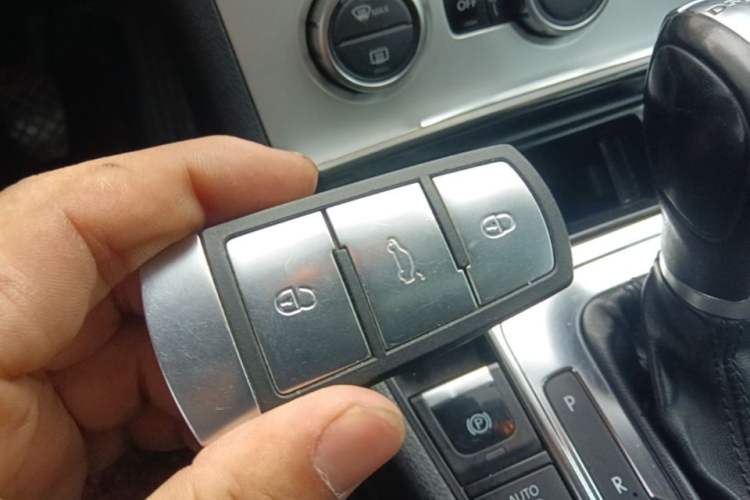 Used Volkswagen Magotan 2012 Revised 1.8TSI Luxury Version Vehicle Key