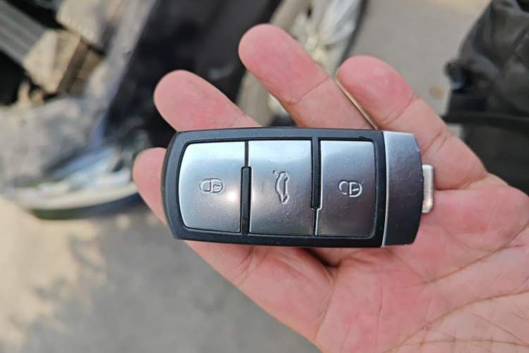 Used Volkswagen Magotan 2012 Revised 1.8TSI Comfort Version Vehicle Key