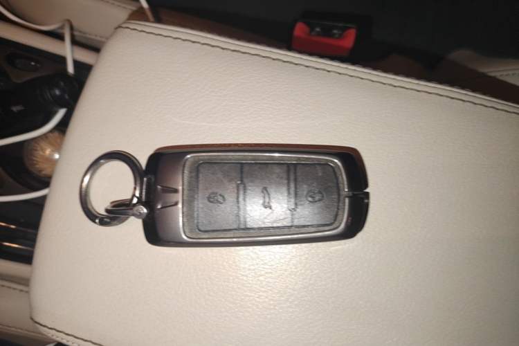 Used Volkswagen Magotan 2012 1.8TSI Comfort Model Vehicle Key