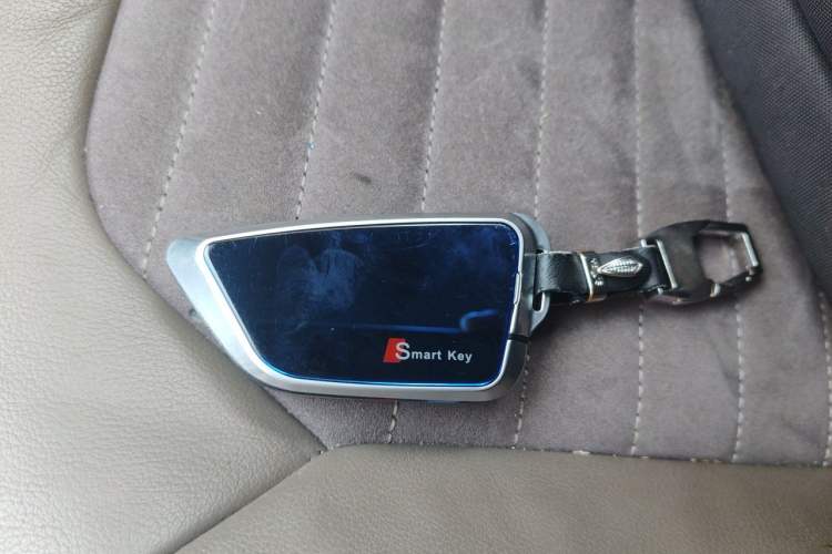 Used Volkswagen Magotan 2012 Facelift 2.0 TSI Prestige Model Vehicle Key