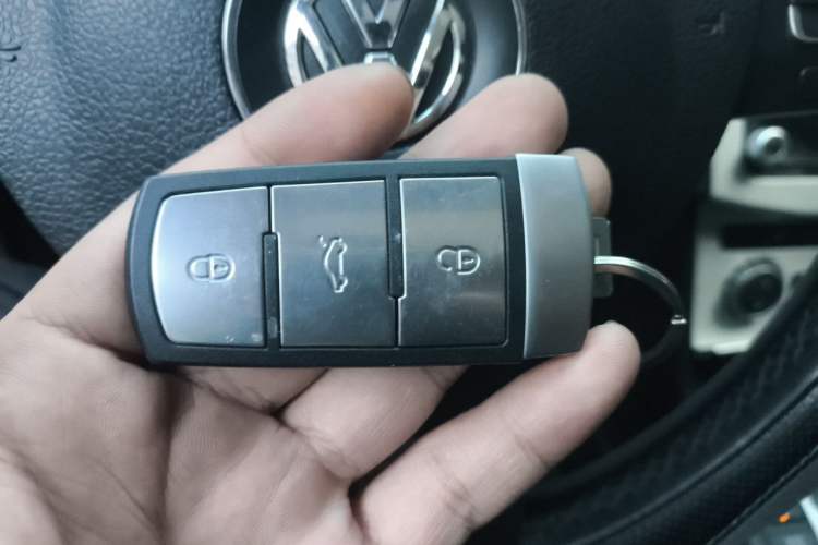 Used Volkswagen Magotan 2012 Travel Edition 2.0 TSI 4x4 Comfort Version Vehicle Key