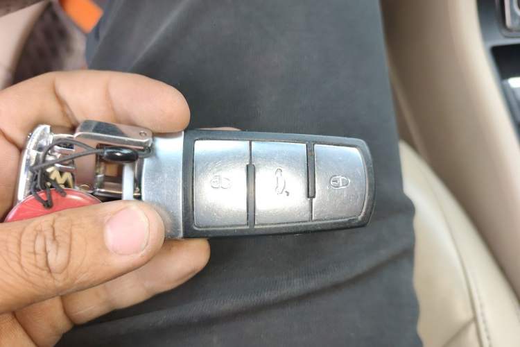 Used Volkswagen Magotan 2012 1.8TSI Luxury Model Vehicle Key