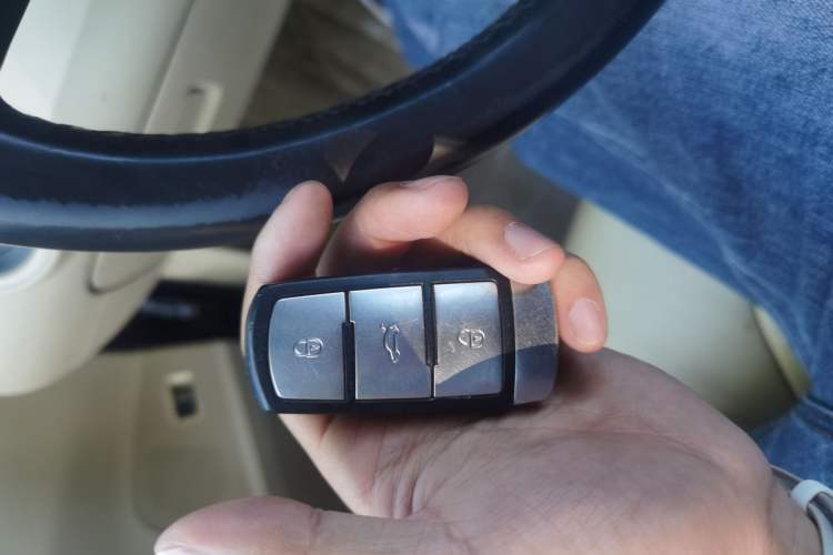 Used Volkswagen Magotan 2012 1.8TSI Comfort Model Vehicle Key