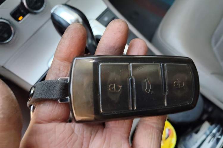 Used Volkswagen Magotan 2012 Revised Version 2.0 TSI Supreme Edition Vehicle Key