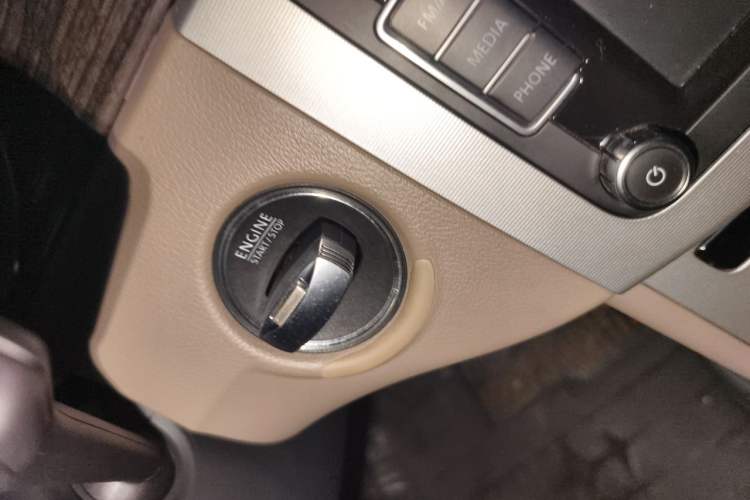Used Volkswagen Magotan 2012 1.8TSI Prestige Model Vehicle Key